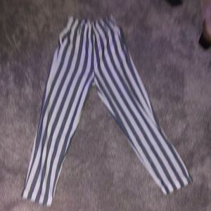 loose pants